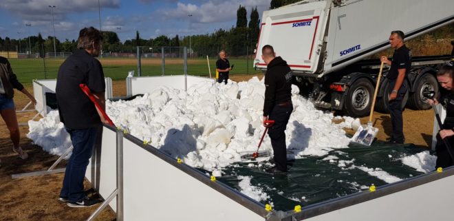 Schneeballschlacht im Sommer Event